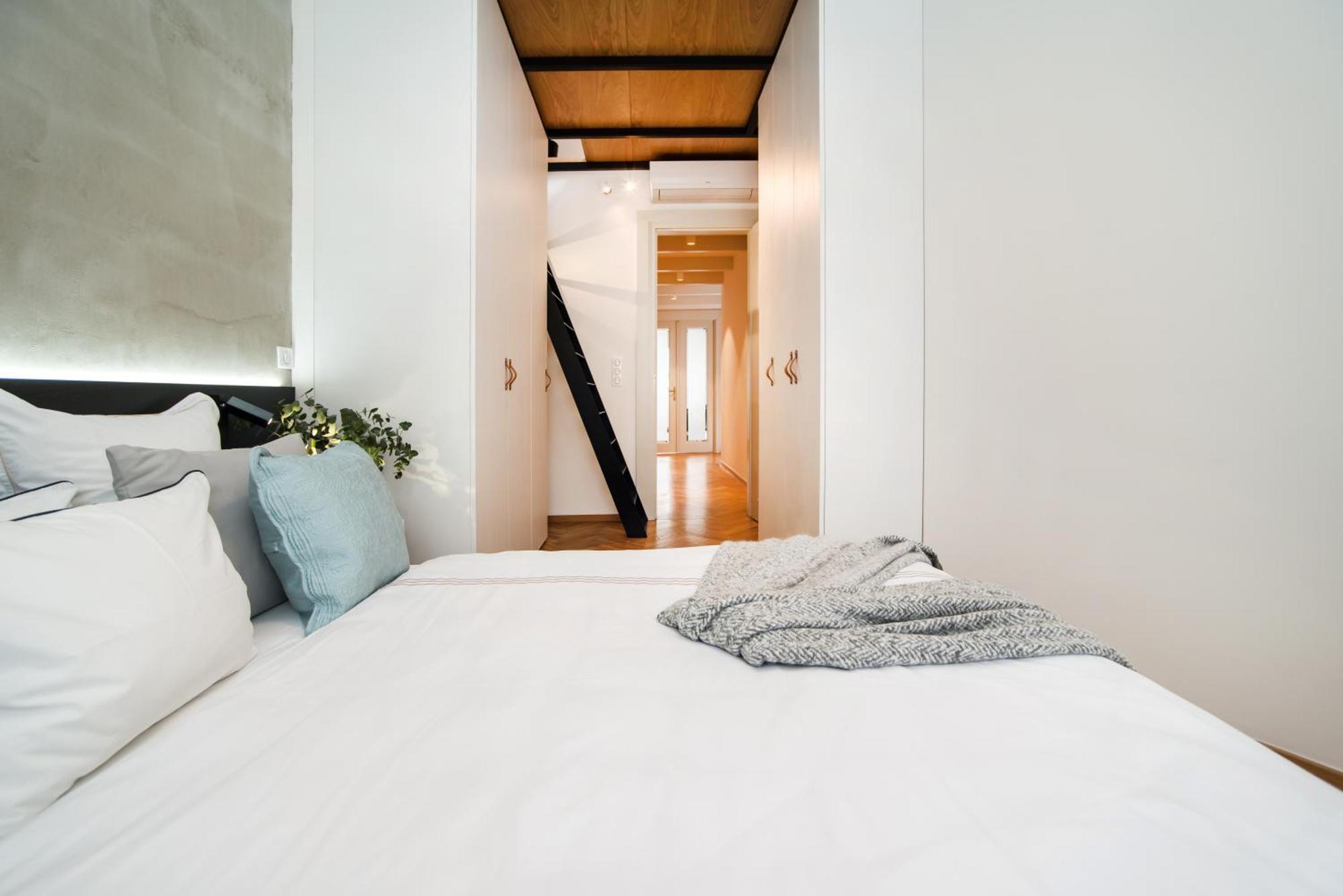 Large And Modern Apartment In The Heart Of Praga Exterior foto