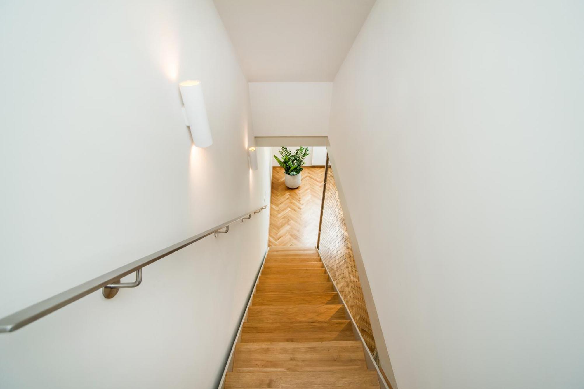 Large And Modern Apartment In The Heart Of Praga Exterior foto