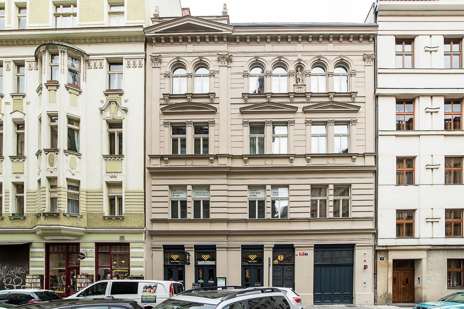 Large And Modern Apartment In The Heart Of Praga Exterior foto