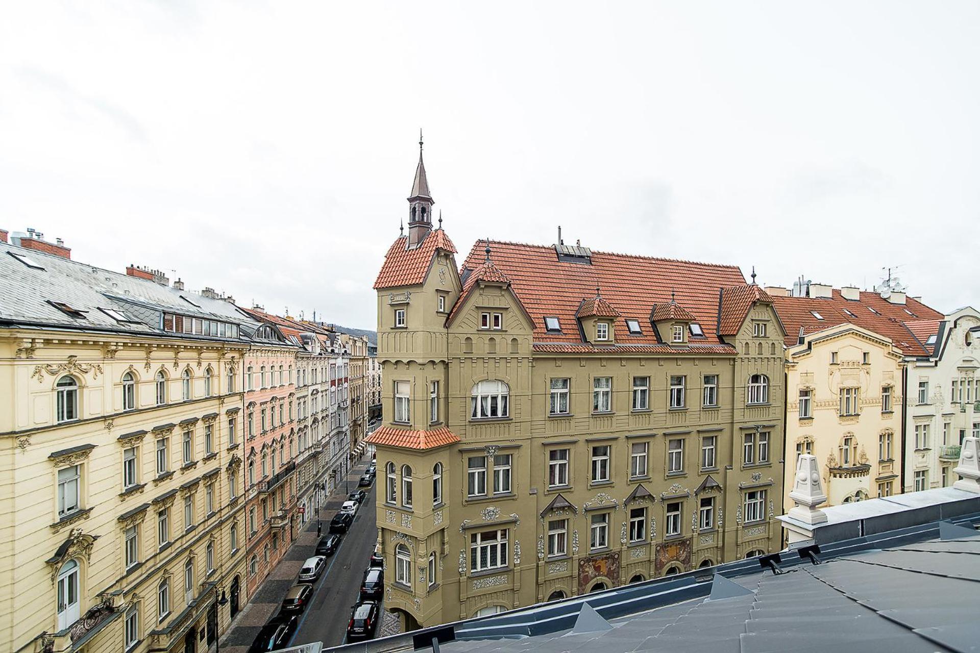 Large And Modern Apartment In The Heart Of Praga Exterior foto